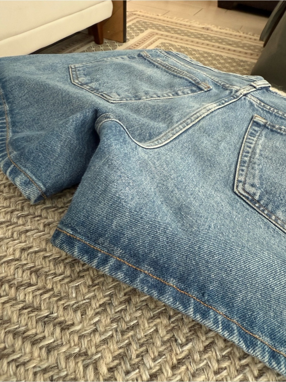 AGOLDE Parker Long Shorts Light Wash Mid-Rise Denim Shorts Size 29 - Picture 4 of 8